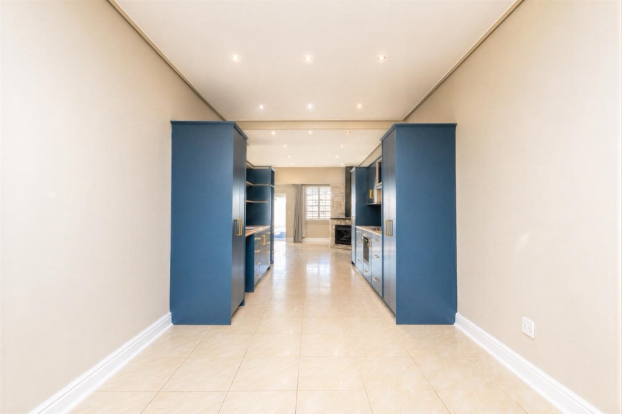 2 Bedroom Property for Sale in Claremont Western Cape